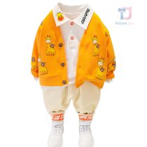 Kомплект от Щампована Жилетка, Блуза с Класическа Яка и Панталон Orange Giraffe - 3 части