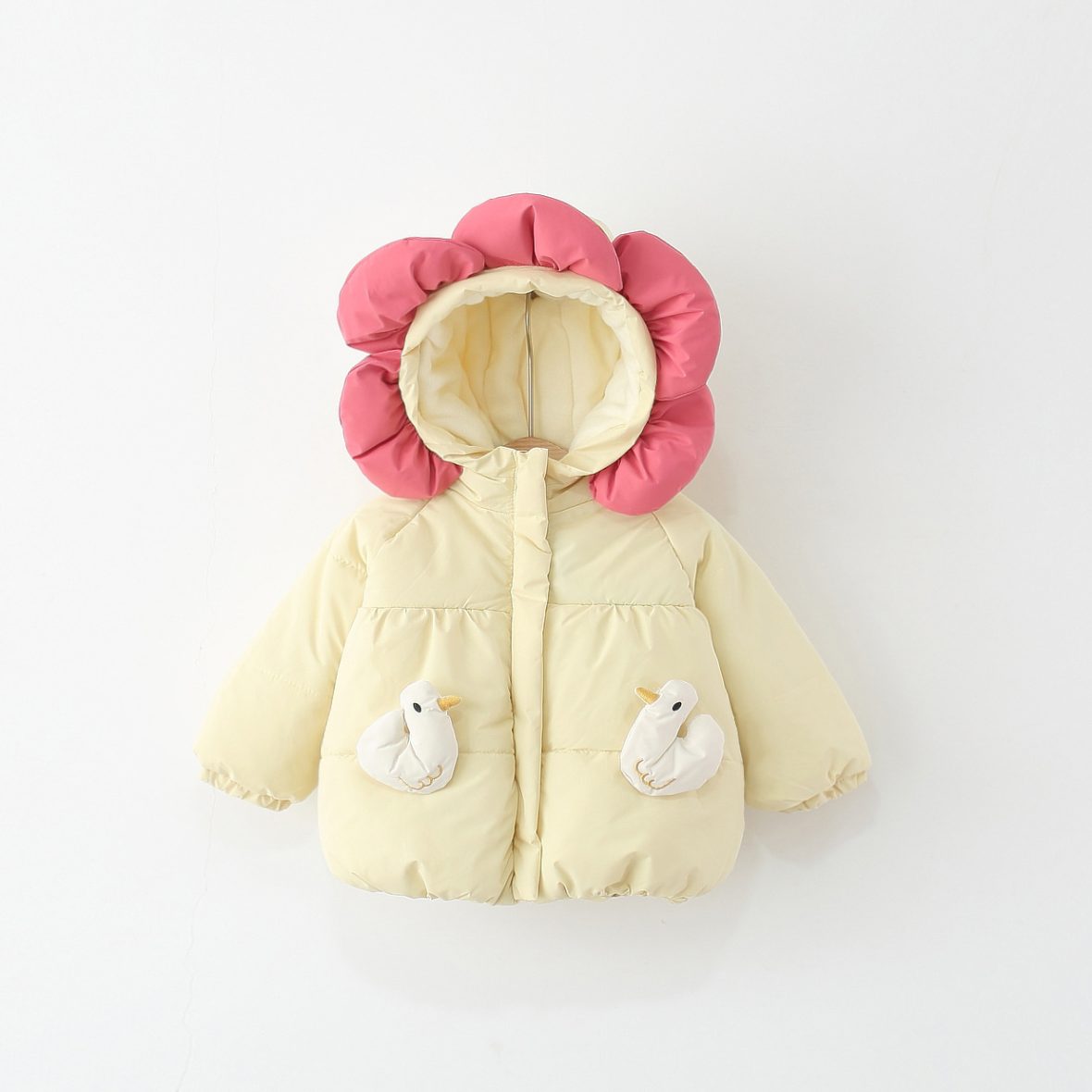 bebeshko-detsko-qke-swan-puff