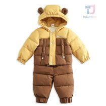 Ски Екип от Яке с Качулка, 3Д Ушички, Бродерия и Панталон Amber Hug - 2 части