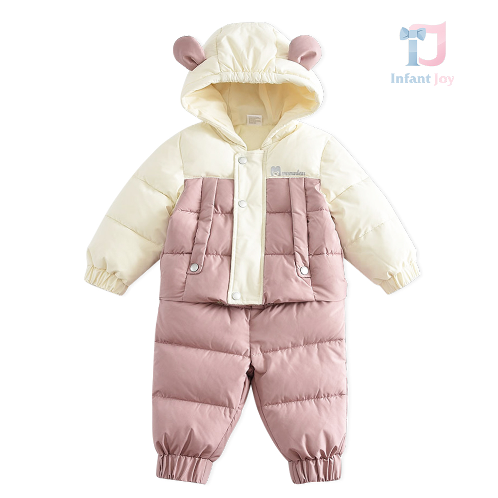 Ски Екип от Яке с Качулка, 3Д Ушички, Бродерия и Панталон Pinky Hug- 2 части Ски Екип от Яке с Качулка, 3Д Ушички, Бродерия и Панталон Pinky Hug- 2 части