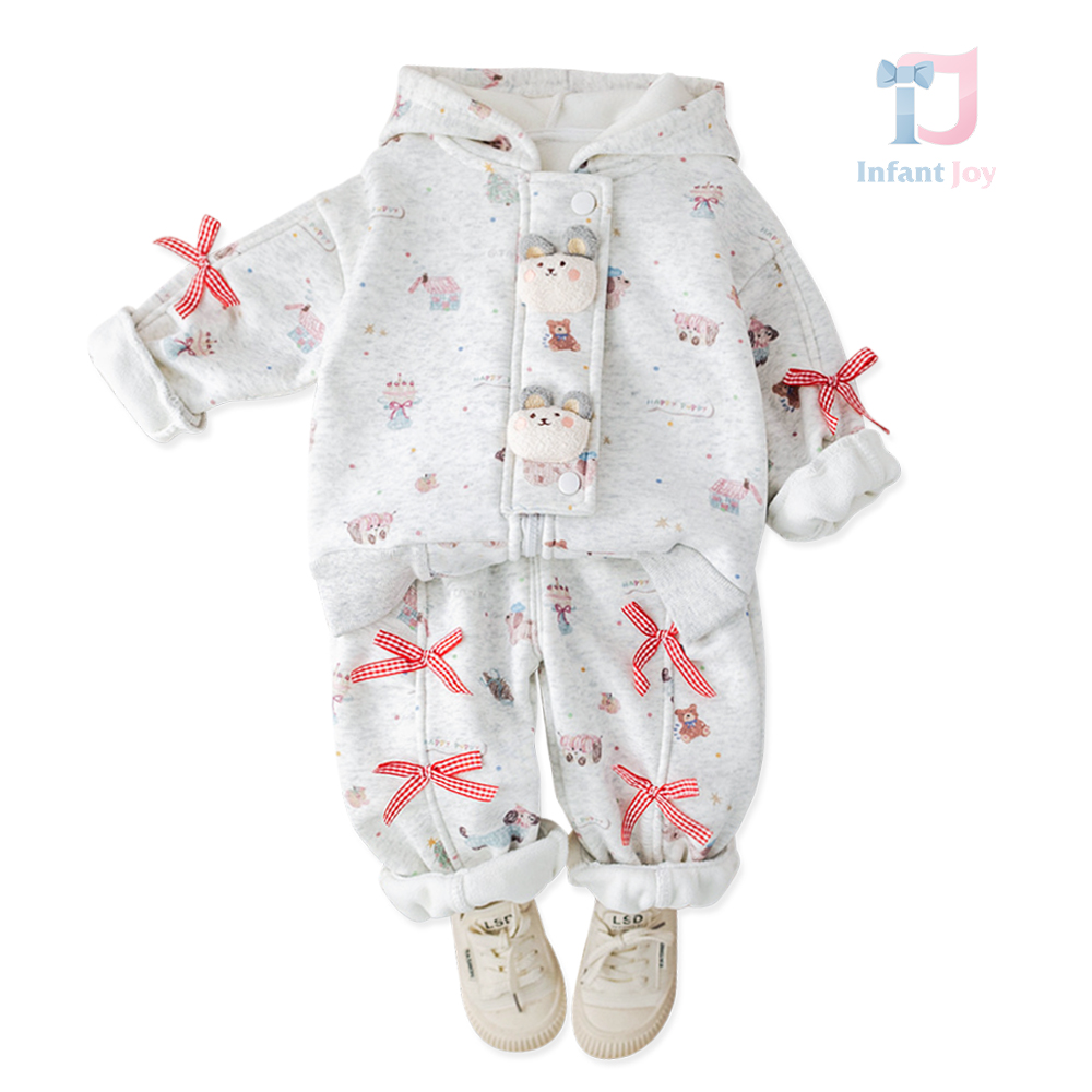 Ватиран, Спортен Комплект от Суитшърт с Качулка и 3Д Елементи и Панталон Teddy Ribbon - 2 части Ватиран, Спортен Комплект от Суитшърт с Качулка и 3Д Елементи и Панталон Teddy Ribbon – 2 части